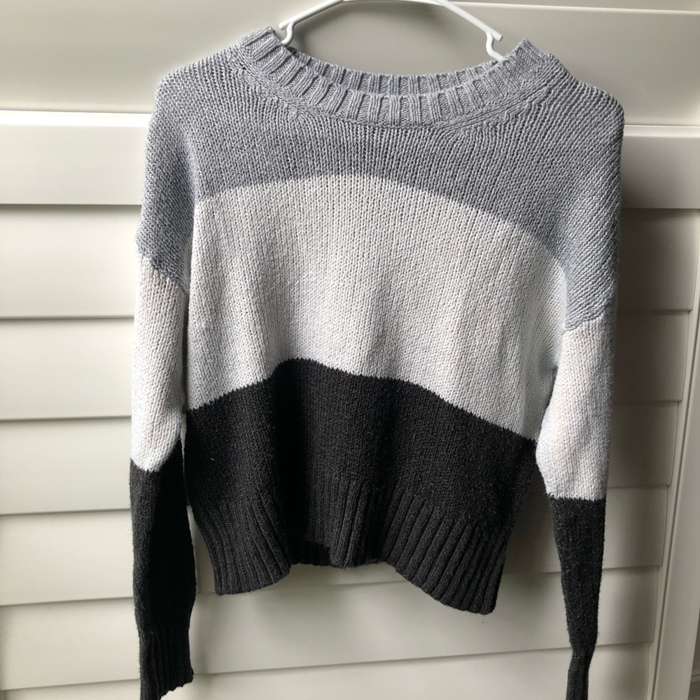American Eagle Sweater